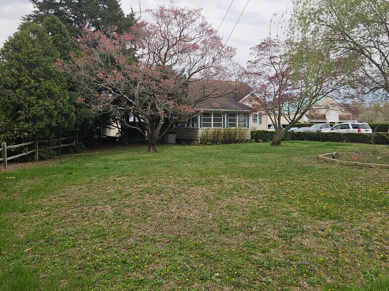 More Photos Of 1737 S Burlington Rd, Bridgeton Flex For Sale