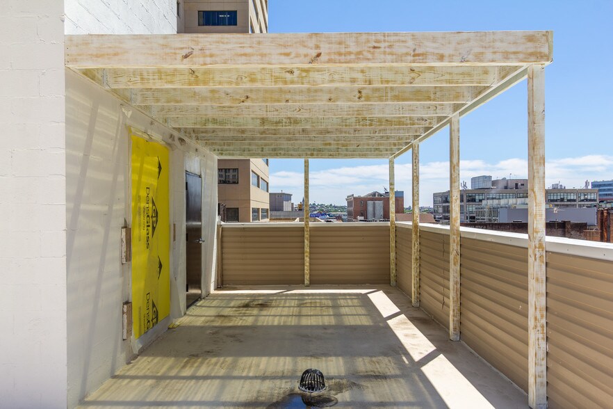 More Photos Of 404 E Baltimore St, Baltimore Storefront Retail Office For Lease