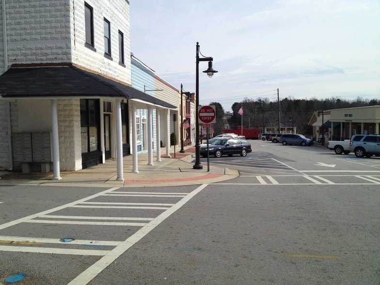 More Photos Of 5518 Main St, Flowery Branch Storefront For Lease