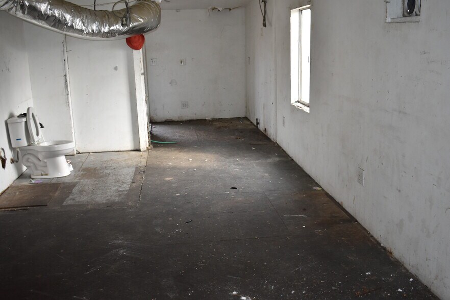 More Photos Of 5007-5009 W Adams Blvd, Los Angeles Storefront Retail Residential For Sale