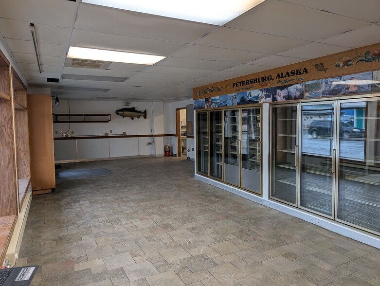 More Photos Of 306 Nordic dr, Petersburg Freestanding For Sale