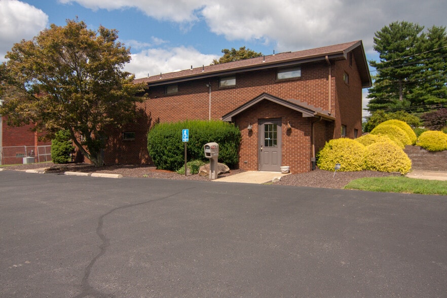 More Photos Of 960 Beaver Grade Rd, Coraopolis Medical For Lease