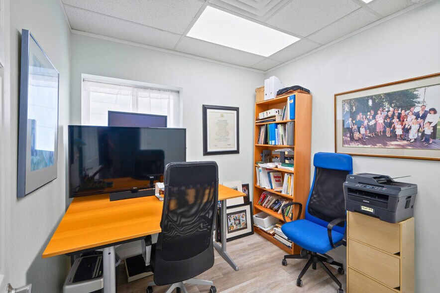 More Photos Of 5519 W Arcola Airport, Arcola Airplane Hangar For Sale