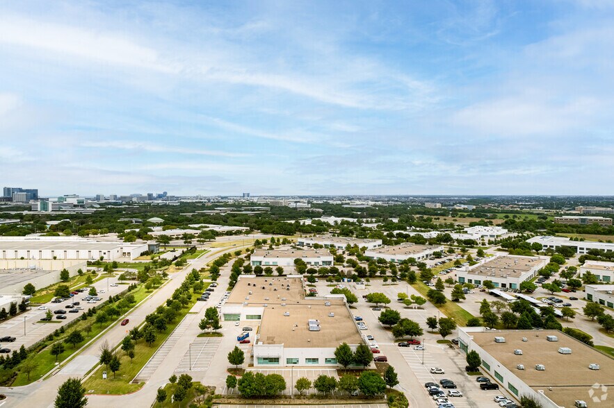 More Photos Of 6652 Pinecrest Dr, Plano Office For Lease