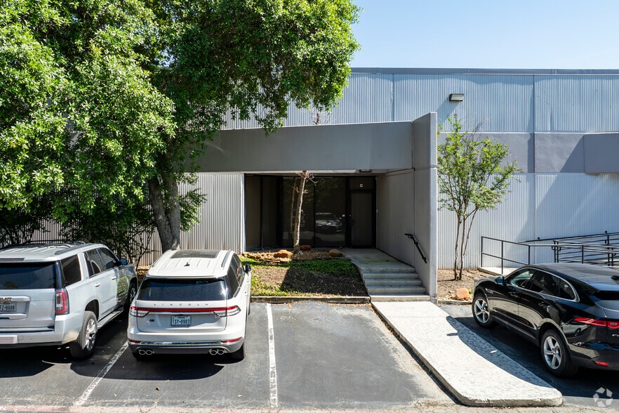 More Photos Of 2407 Timberloch Pl, The Woodlands Light Distribution For Lease