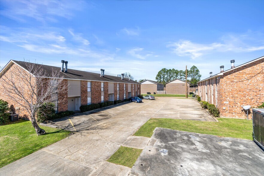 More Photos Of , Baton Rouge Multifamily For Sale