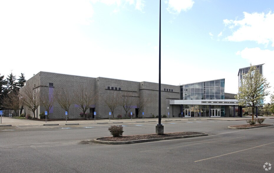 29300 SW Town Center Loop, Wilsonville, OR 97070 Movie Theatre For