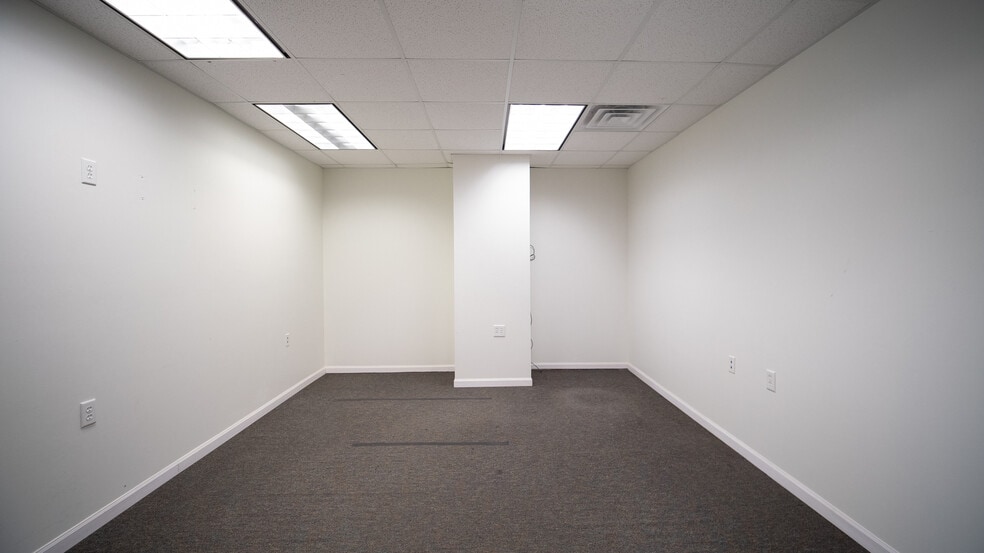 More Photos Of 501 S Mantorville Ave, Kasson Freestanding For Lease