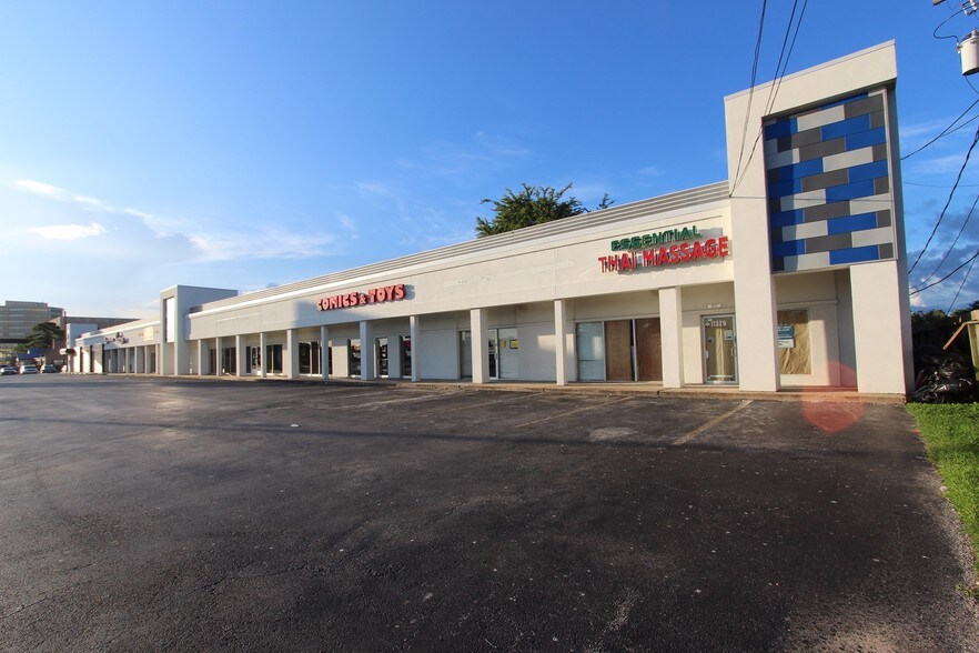 More Photos Of 11301-11329 Katy Fwy, Houston General Retail For Sale