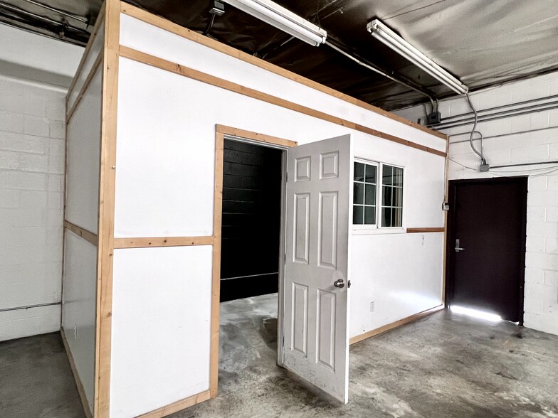 More Photos Of 144 E Santa Clara St, Arcadia Warehouse For Lease