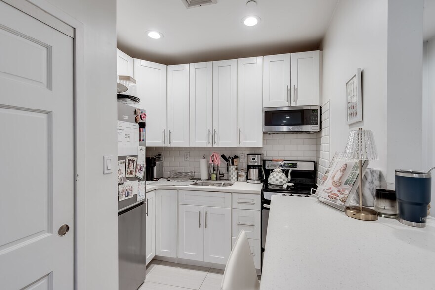 More Photos Of 129 E 47th St, New York Apartments For Sale