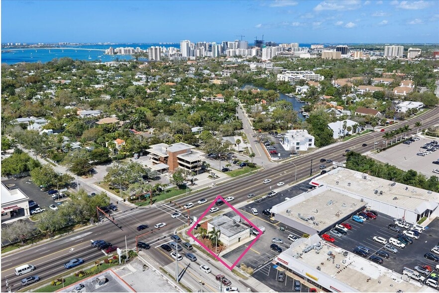 More Photos Of 1155 N Tamiami Trl, Sarasota Freestanding For Lease