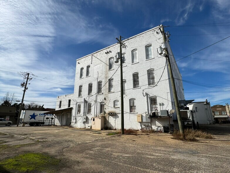 More Photos Of 102 Saint Joseph Ave, Brewton Storefront Retail Residential For Sale