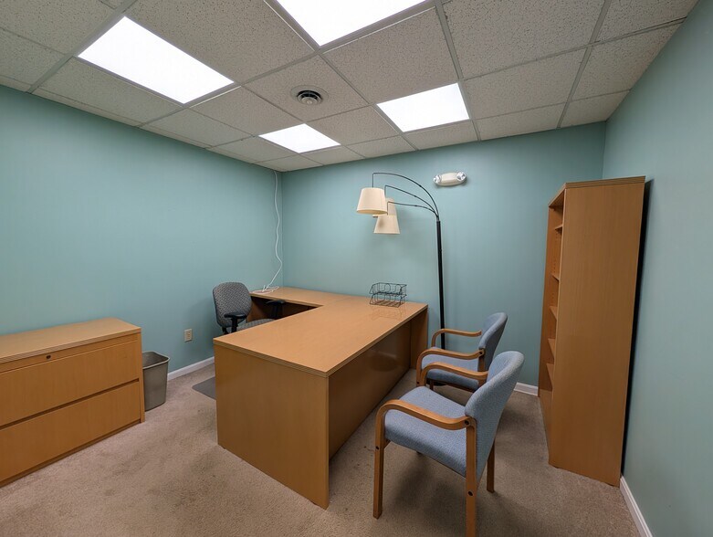 More Photos Of 42 Dover Point Rd, Dover Office For Lease