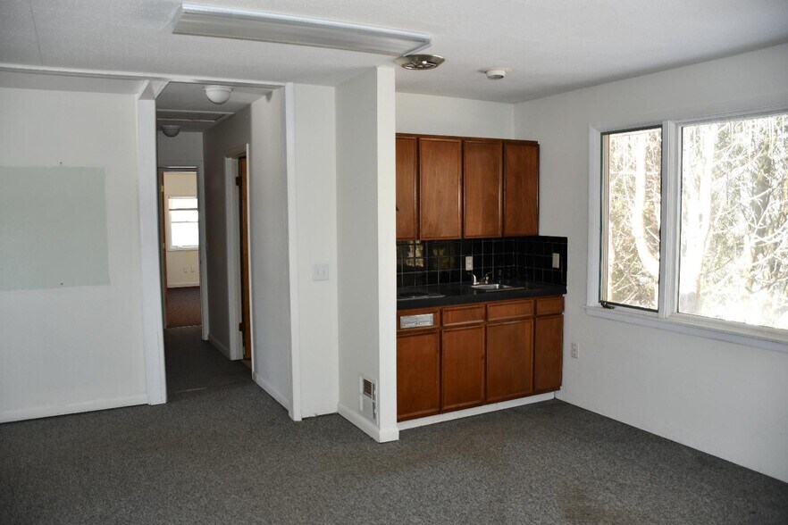 More Photos Of 107 Corona Ave, Groton Warehouse For Sale