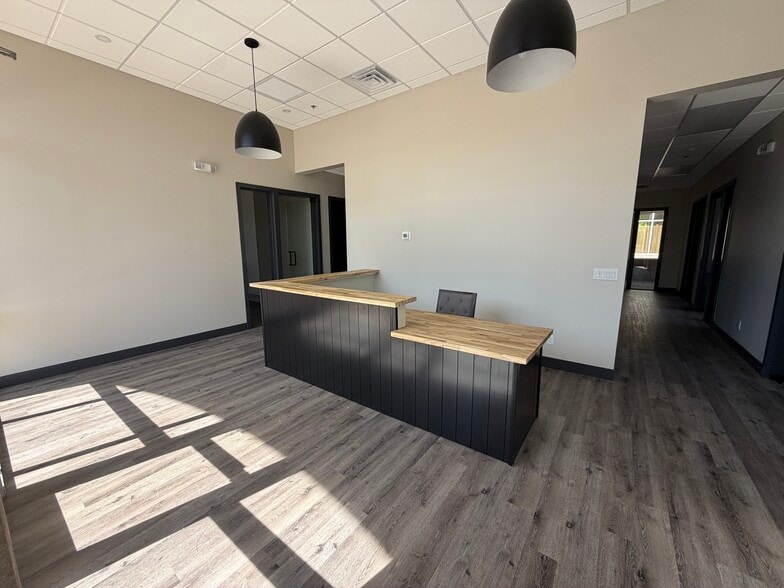 More Photos Of 8765 W Kelton Ln, Peoria Loft Creative Space For Lease