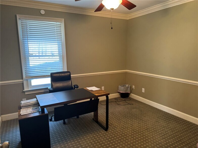 More Photos Of 865 Old Clemson Hwy, Seneca Office For Sale