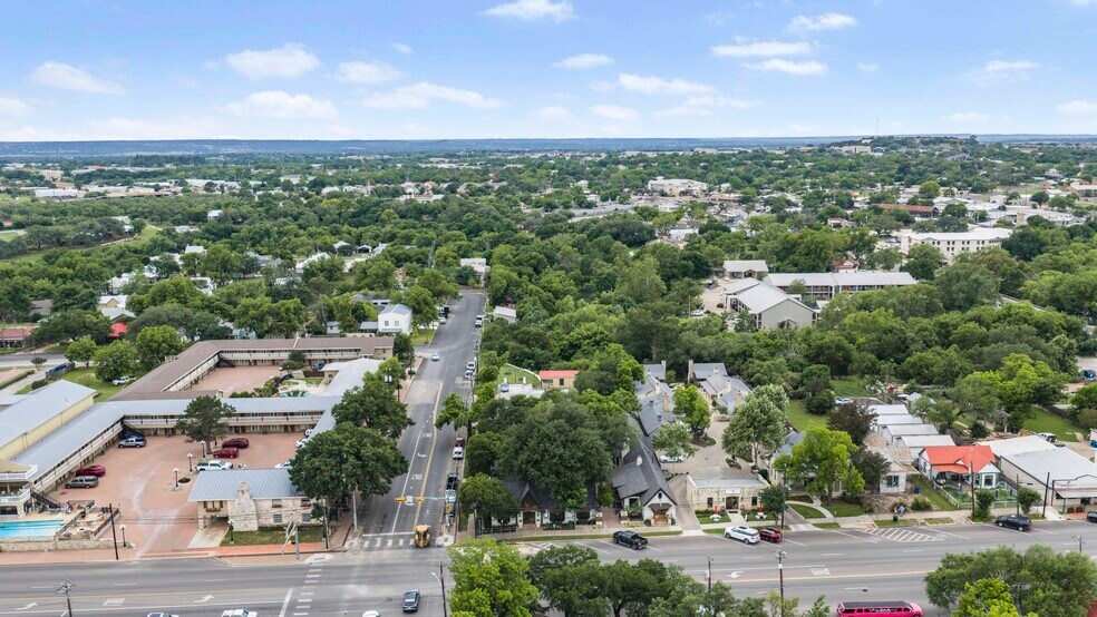 More Photos Of 425 E Main St, Fredericksburg Restaurant For Sale