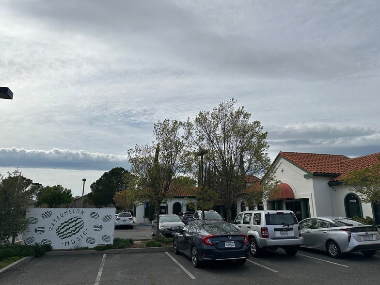 More Photos Of 1970 Lake Blvd, Davis Medical For Sale