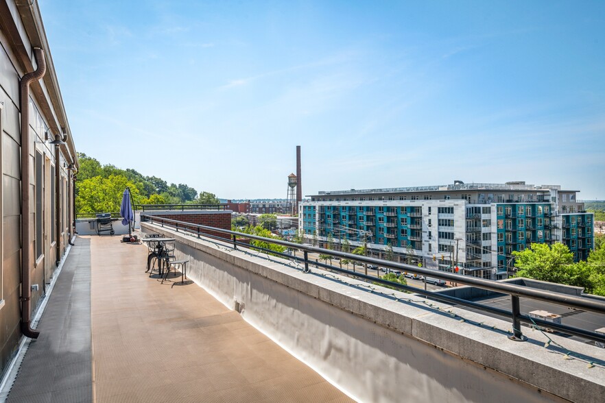 More Photos Of 2411 E Franklin St, Richmond Apartments For Lease