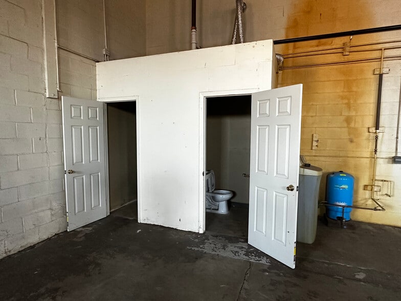 More Photos Of 92 State Hwy 33, Manalapan Township Warehouse For Sale