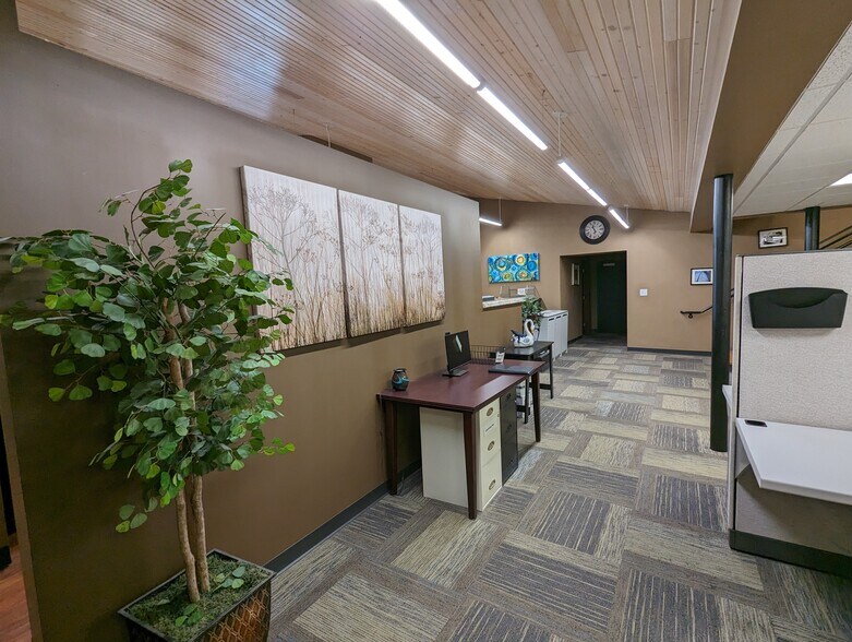 More Photos Of 222 W Main St, Belleville Medical For Sale