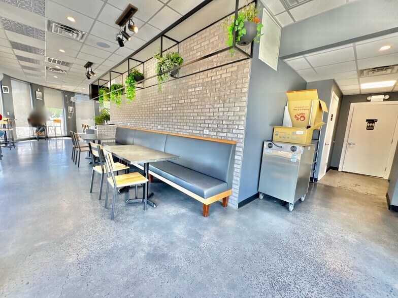 More Photos Of 1267 Forest Ave, Staten Island Storefront Retail Office For Lease