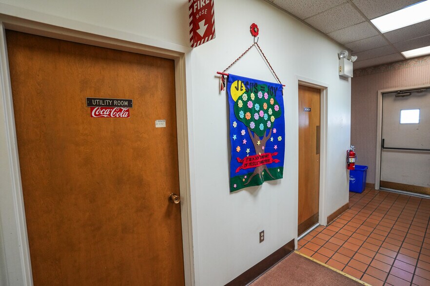 More Photos Of 431 Delaware Ave, Palmerton Office For Sale