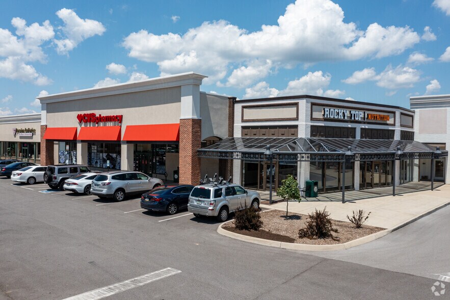 More Photos Of 4320 Kingston Pike, Knoxville Unknown For Lease