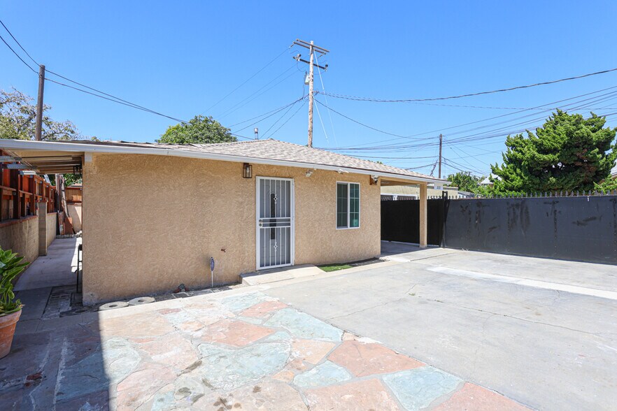 More Photos Of 2117-2119 E 7th St, Long Beach Storefront Retail Residential For Sale