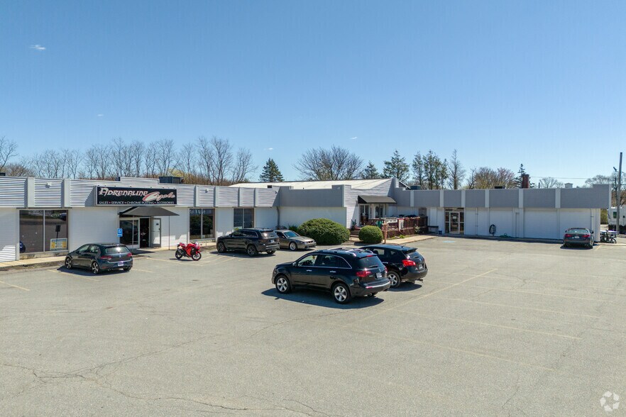 More Photos Of 2555 GAR Hwy, Swansea Showroom For Sale