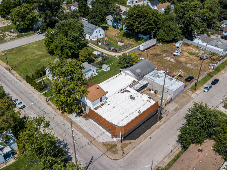 Primary Photo Of 670 E Franklin St, Evansville Warehouse For Sale