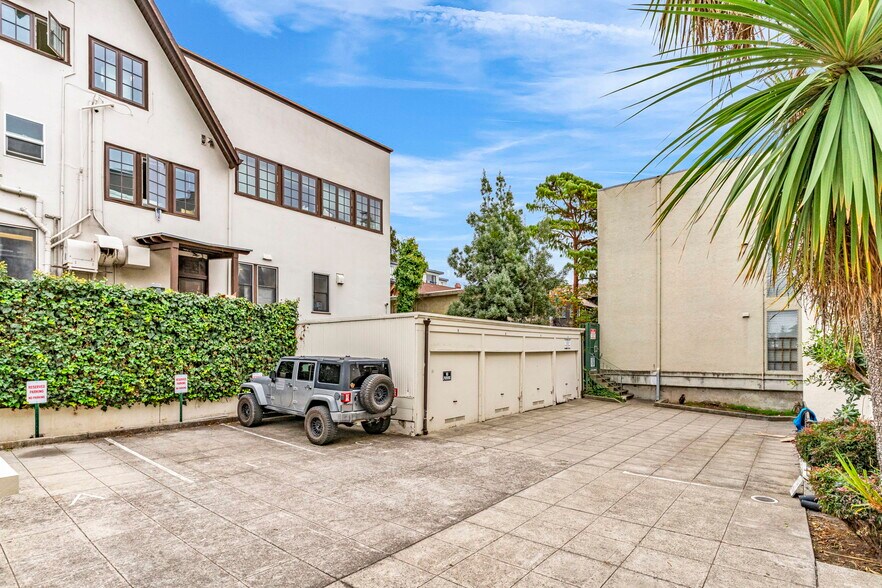 More Photos Of 2409 College Ave, Berkeley Apartments For Sale