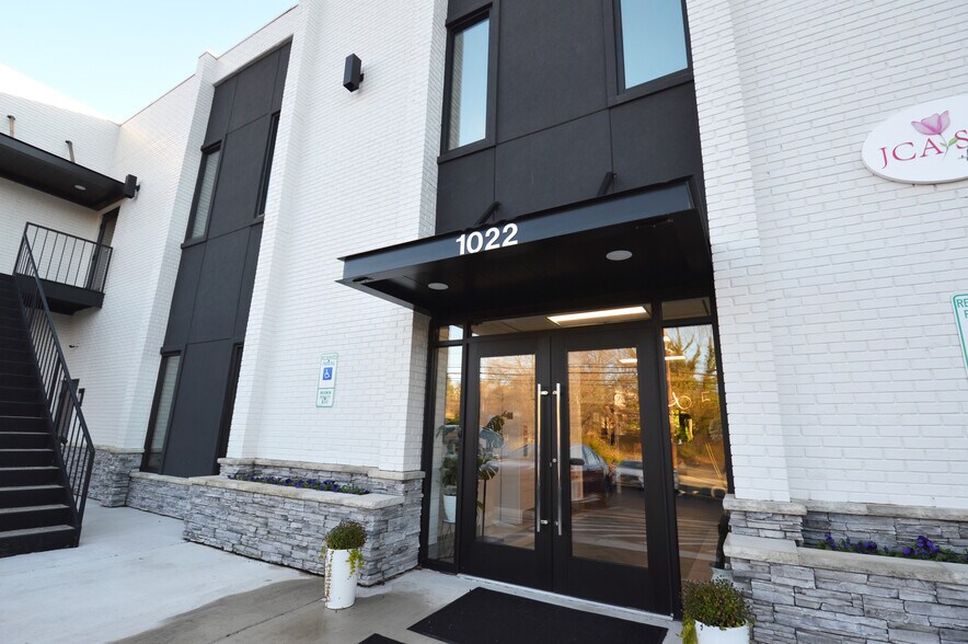 More Photos Of 1022 W 1st St, Winston-Salem Office For Lease