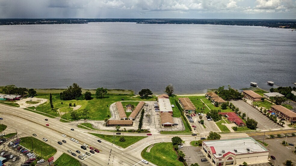 Primary Photo Of 1025 Lakeview Dr, Sebring Apartments For Sale