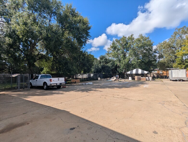 More Photos Of 5805 Old Dowlen Rd, Beaumont Warehouse For Lease