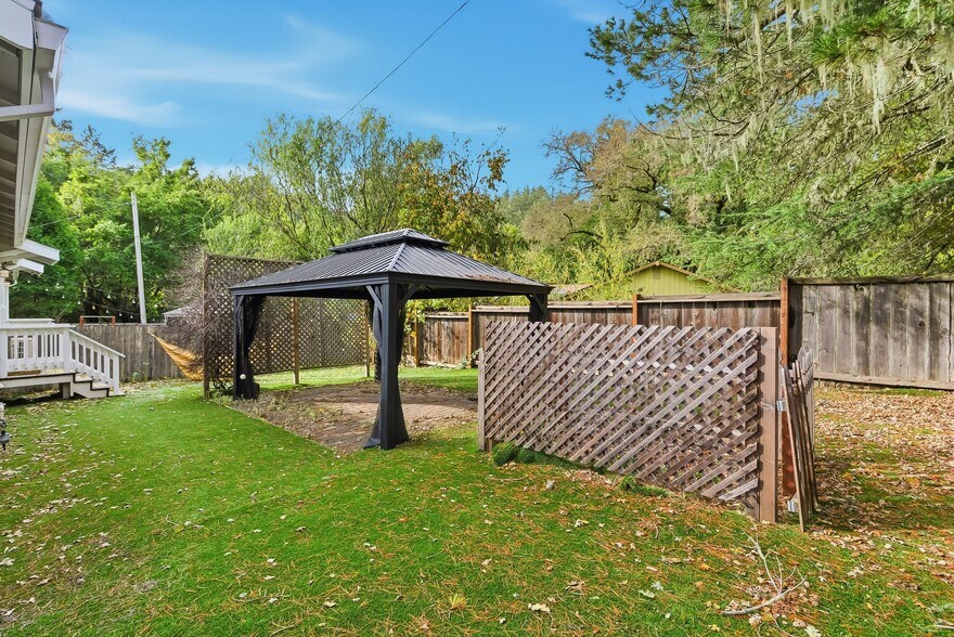 More Photos Of 567 San Geronimo Valley Dr, San Geronimo Apartments For Sale