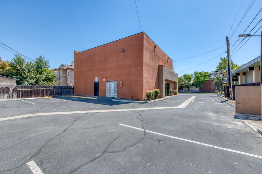 More Photos Of 1133 E Olive Ave, Fresno Office For Lease