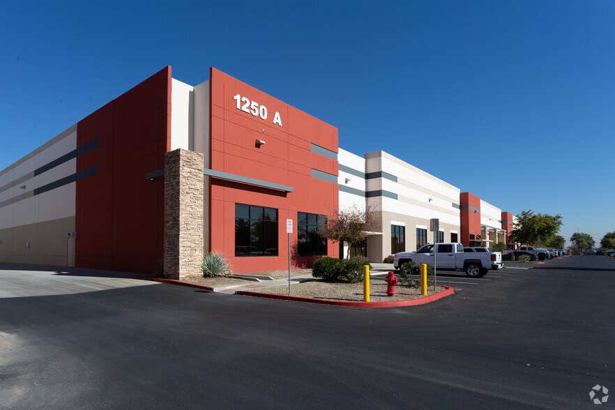 More Photos Of 1250 N Fairway Dr, Avondale Distribution For Lease