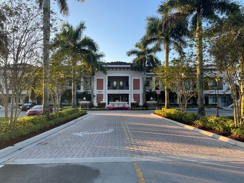 More Photos Of 10600 Griffin Rd, Cooper City Office For Sale
