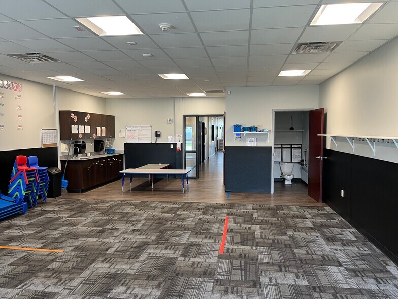 More Photos Of 20120-20124 Pierce St, Omaha Daycare Center For Sale