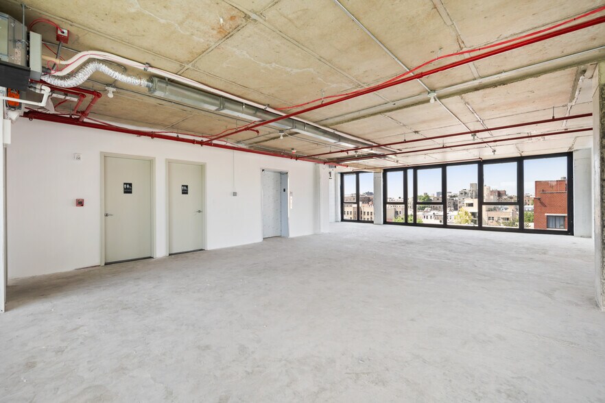 More Photos Of 825 39th St, Brooklyn Office For Sale