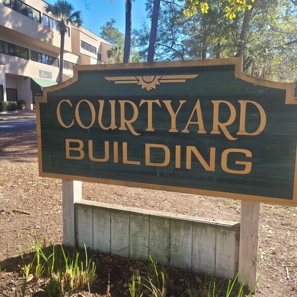More Photos Of 32 Office Park Rd, Hilton Head Island Office For Lease