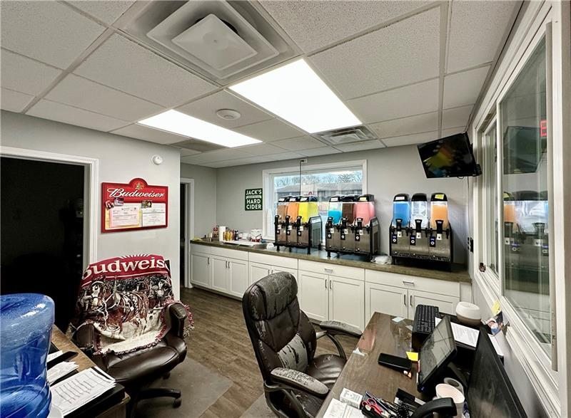 More Photos Of 1814 W State St, New Castle Convenience Store For Sale