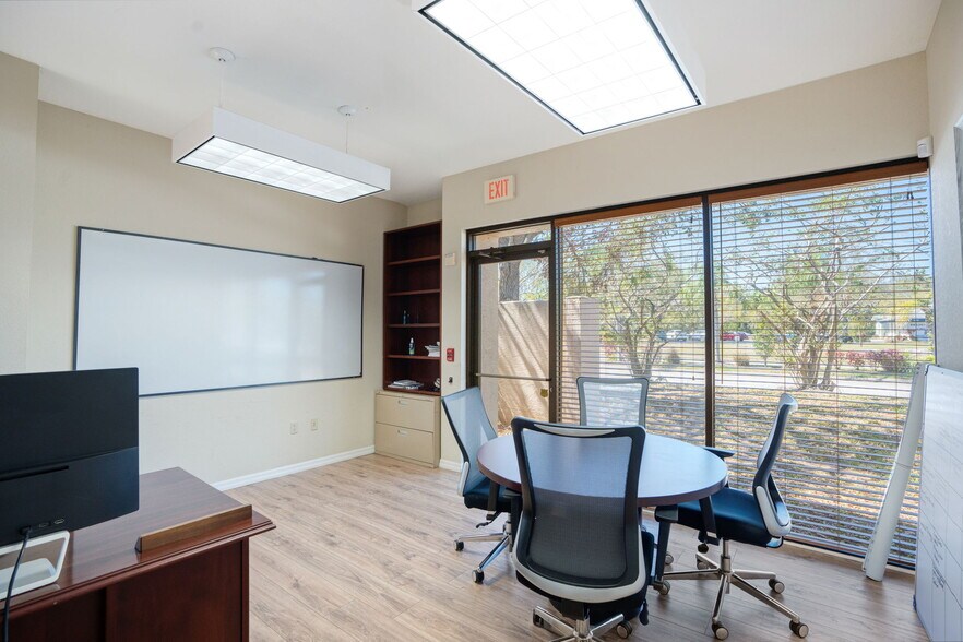More Photos Of 3910 Golf Park Loop, Bradenton Office For Sale