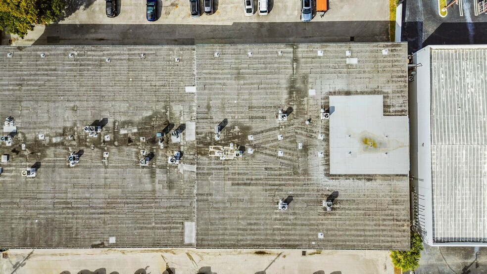 More Photos Of 1209 Gateway Rdg, Lake Park Warehouse For Sale