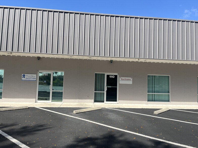 More Photos Of 1891 Porter Lake Dr, Sarasota Light Manufacturing For Sale