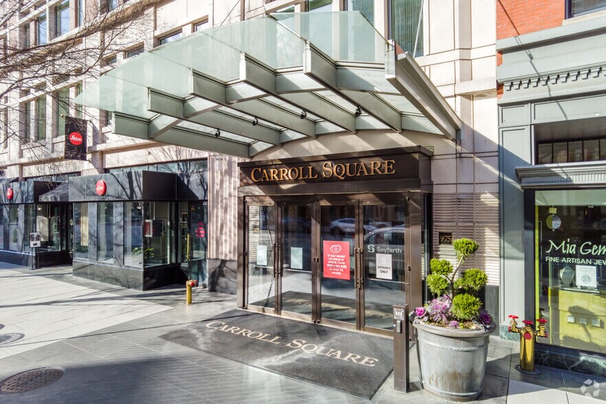 More Photos Of 975 F St NW, Washington Office For Lease