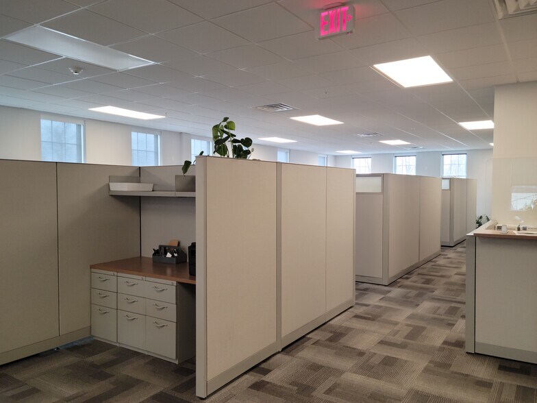 More Photos Of 16 N Greenbush Rd, Troy Freestanding For Lease