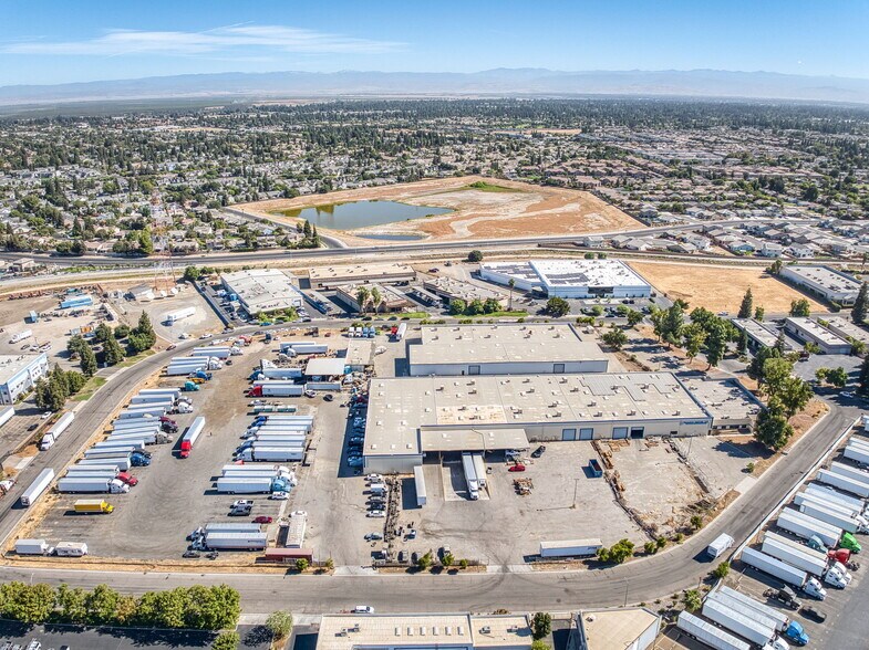 More Photos Of 5333 N Cornelia Ave, Fresno Warehouse For Sale